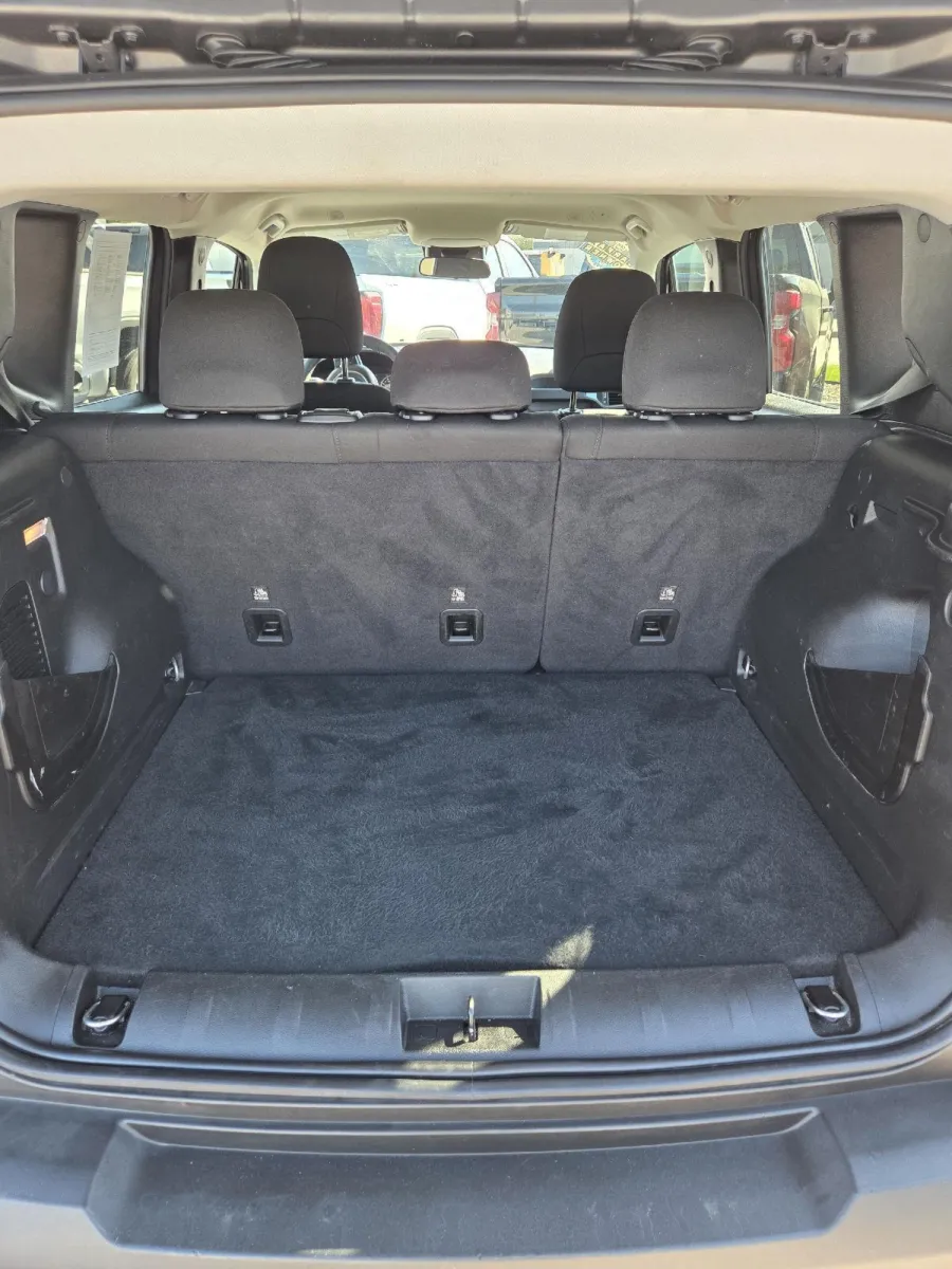2023 Jeep Renegade Latitude photo 11