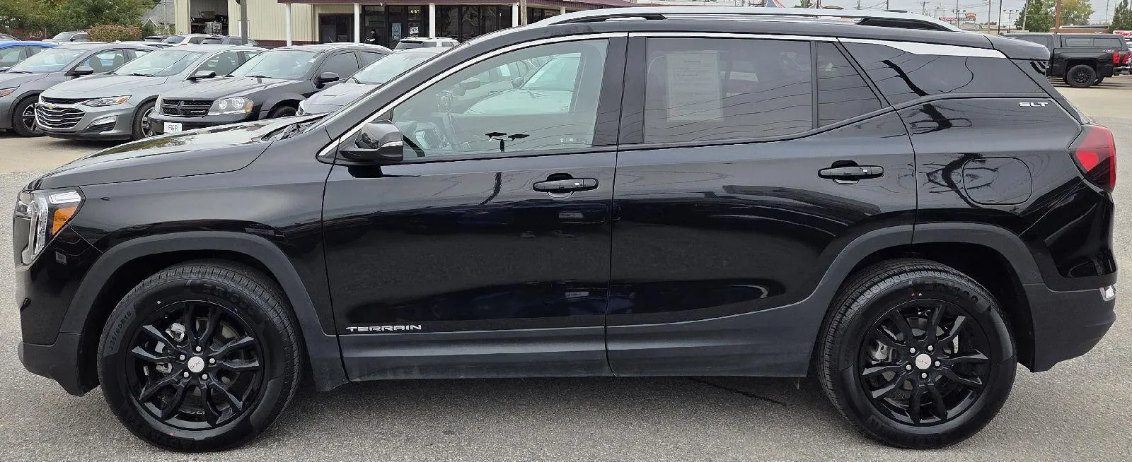 2024 GMC Terrain SLT photo 5