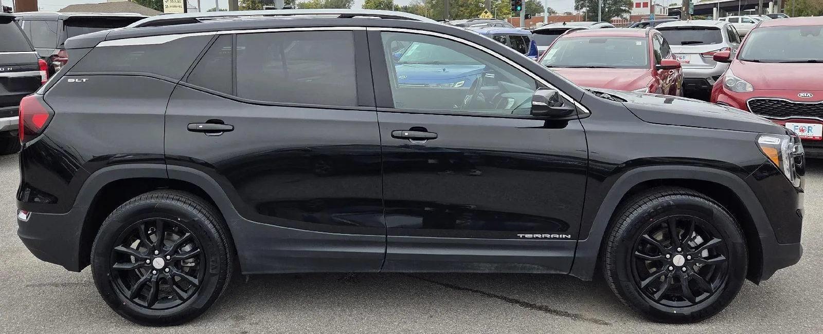 2024 GMC Terrain SLT photo 6