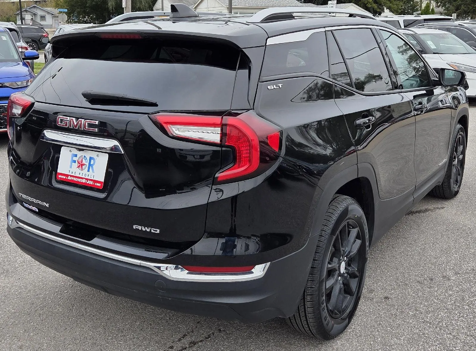 2024 GMC Terrain SLT photo 8