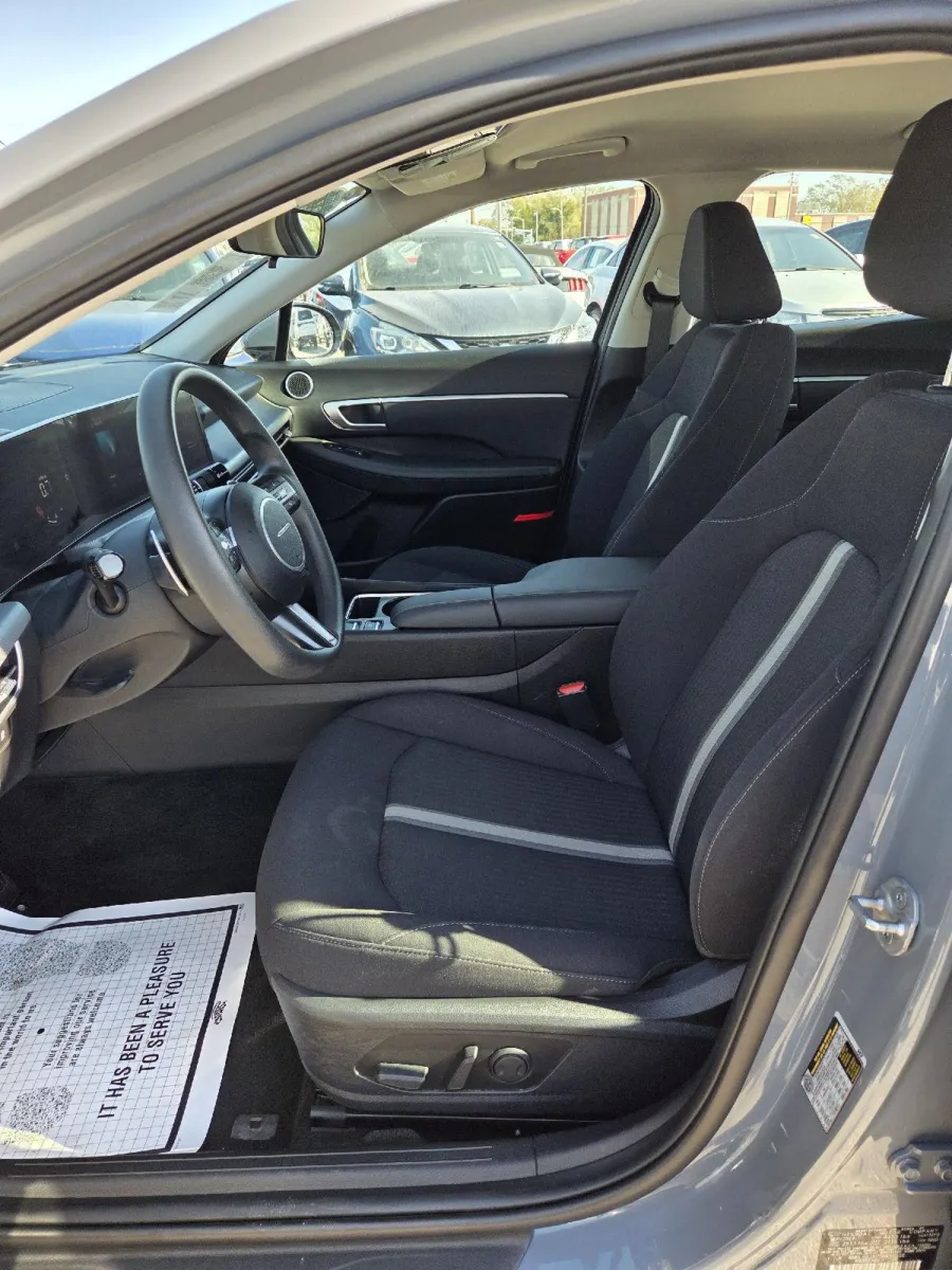 2025 Hyundai Sonata SEL photo 14