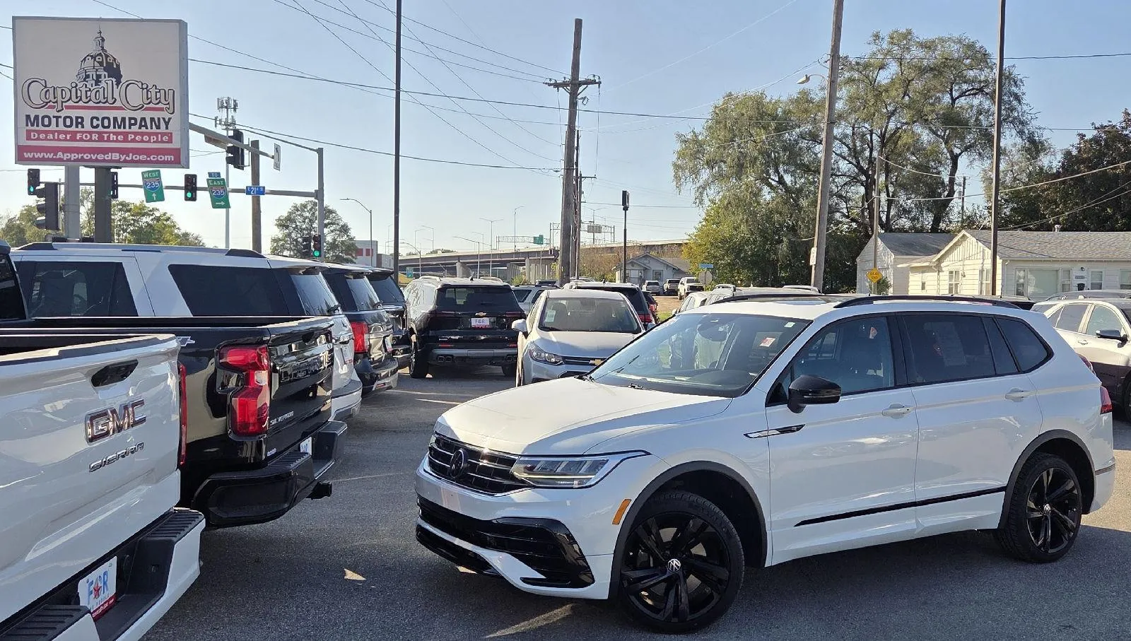 2023 Volkswagen Tiguan SE R-Line Black
