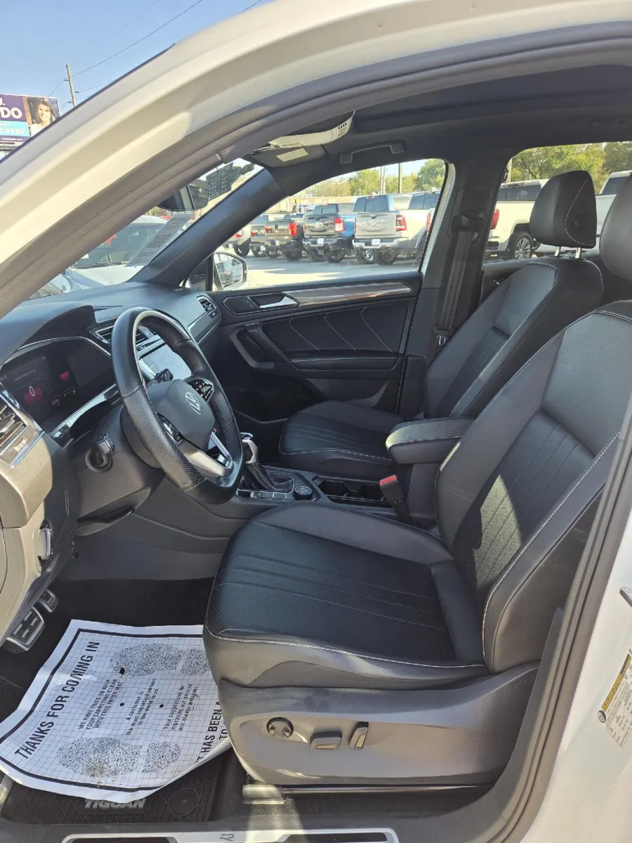 2023 Volkswagen Tiguan SE R-Line Black photo 14