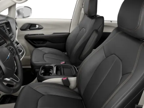 More photos of 2017 Chrysler Pacifica Touring-L Plus at Capital City Motor Company, IA
