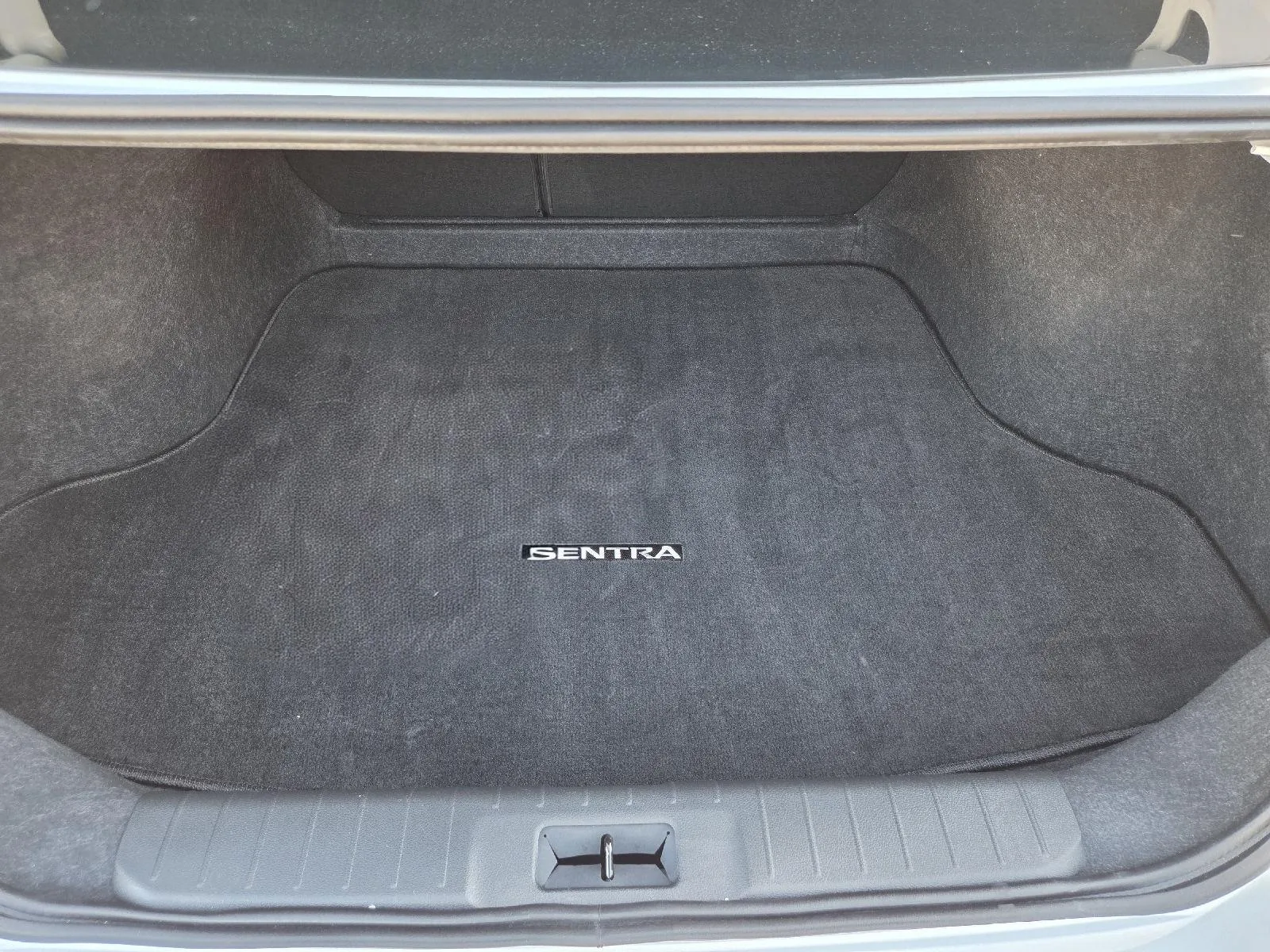 2025 Nissan Sentra SV photo 11