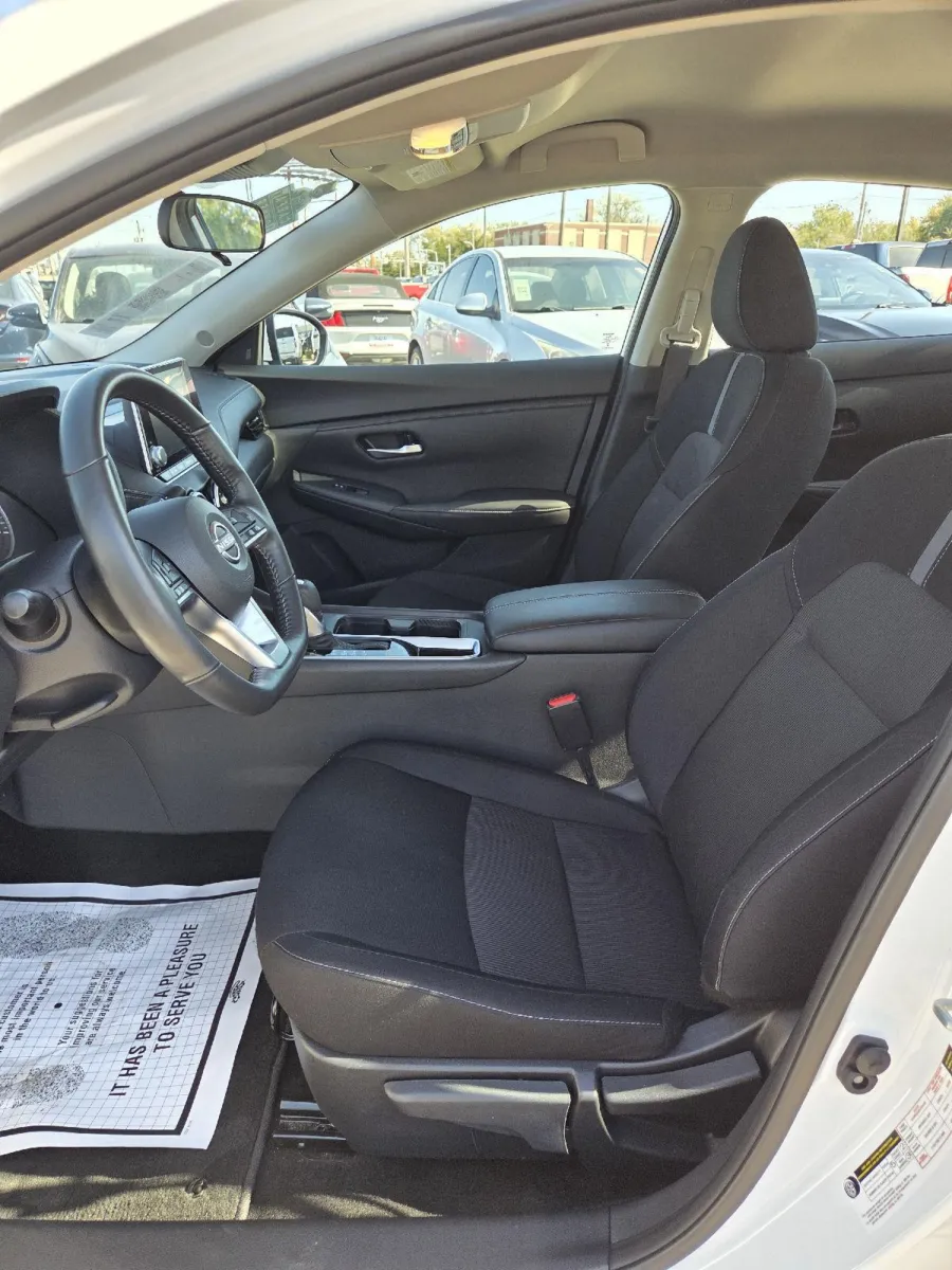 2025 Nissan Sentra SV photo 14