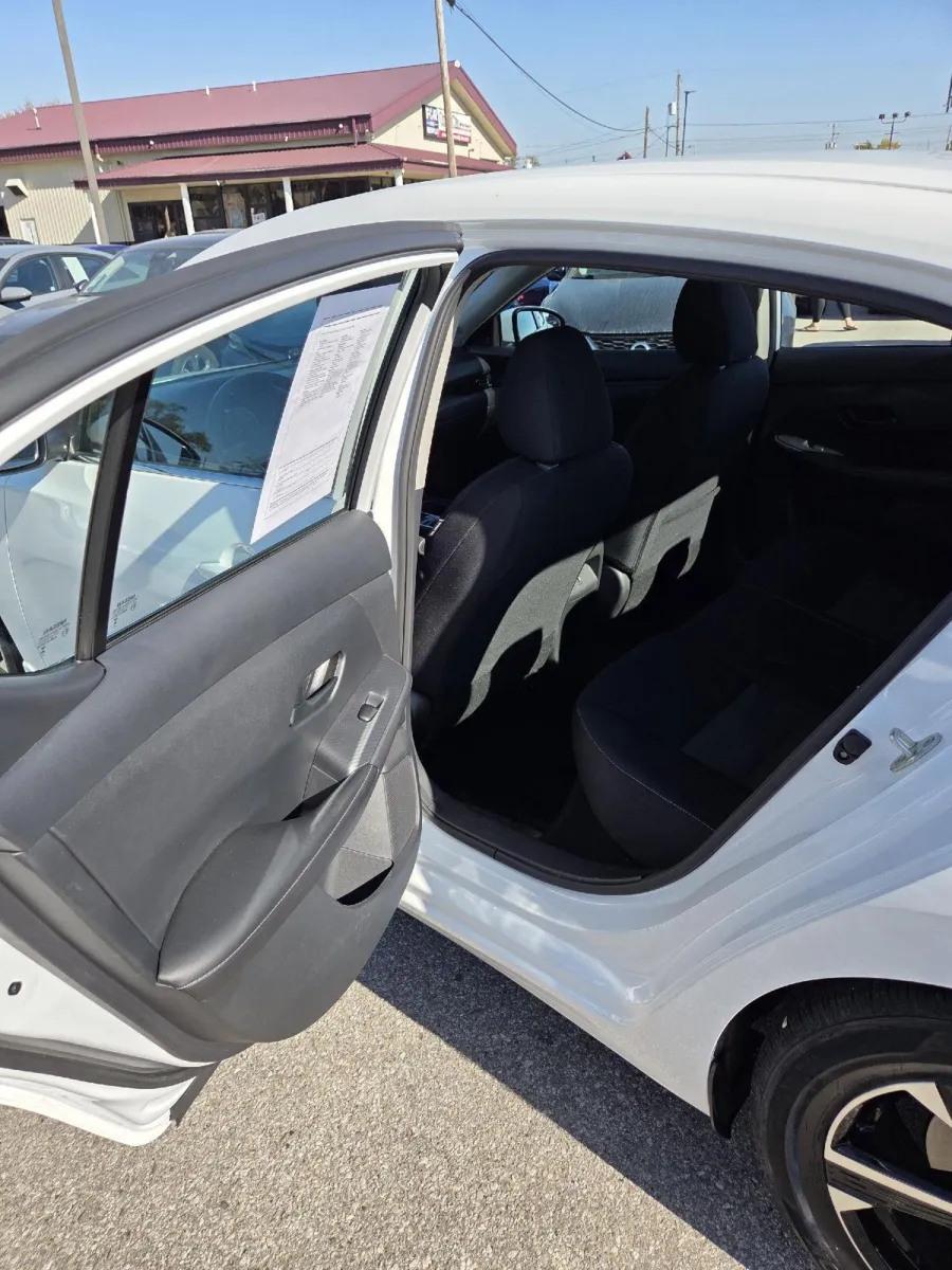 2025 Nissan Sentra SV photo 15