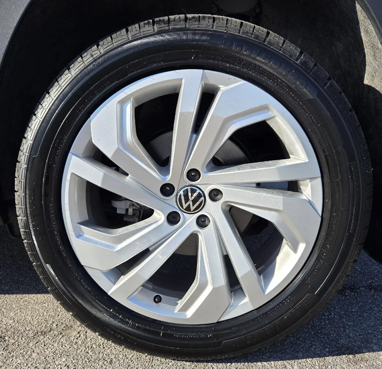 2020 Volkswagen Atlas Cross Sport 3.6L V6 SEL photo 12