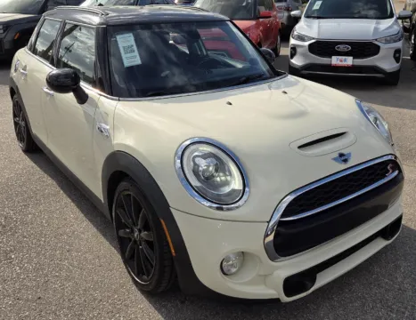 Photos of 2018 MINI Hardtop 4 Door Cooper S for sale in Des Moines, IA at Capital City Motor Company