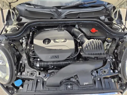 More photos of 2018 MINI Hardtop 4 Door Cooper S at Capital City Motor Company, IA