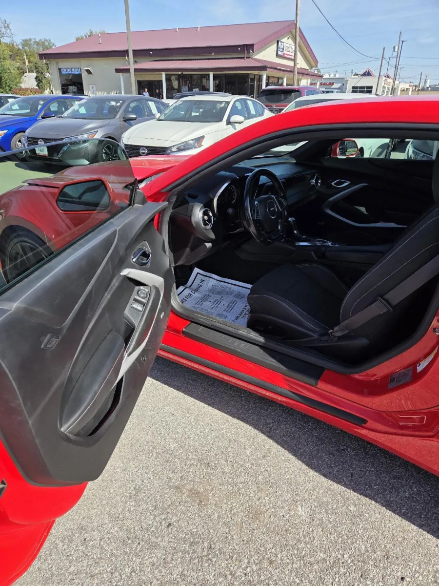 2019 Chevrolet Camaro 1LT photo 13