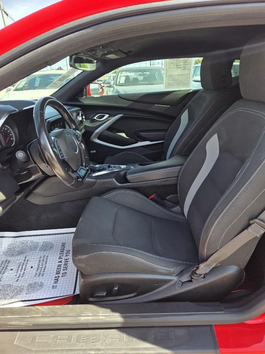 2019 Chevrolet Camaro 1LT photo 14