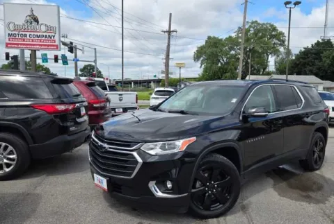 Black 2019 Chevrolet Traverse LT Leather for sale in Des Moines, IA