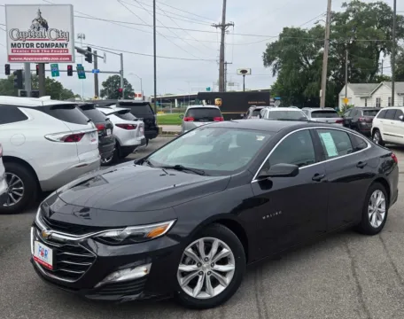 Gray 2023 Chevrolet Malibu LT for sale in Des Moines, IA