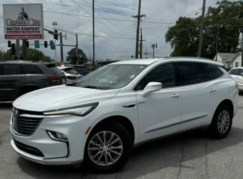 White 2022 Buick Enclave Essence for sale in Des Moines, IA