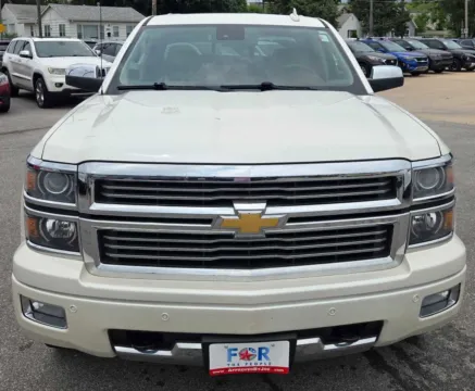 Another view of 2015 Chevrolet Silverado 1500 High Country for sale in Des Moines, IA at Capital City Motor Company