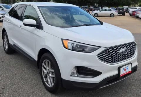 Photos of 2023 Ford Edge SEL for sale in Des Moines, IA at Capital City Motor Company