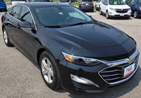Photos of 2022 Chevrolet Malibu LT for sale in Des Moines, IA at Capital City Motor Company