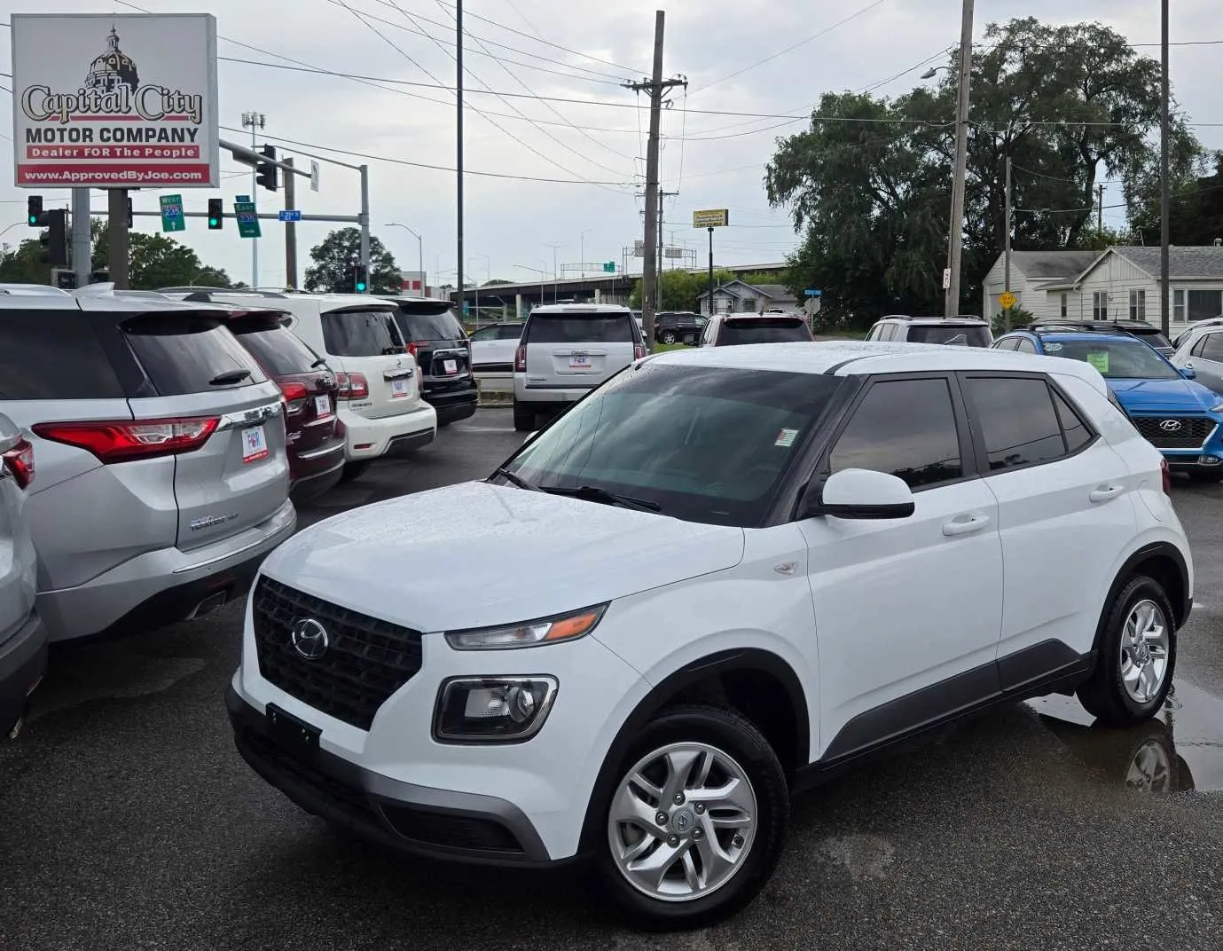 White 2021 Hyundai Venue SE for sale in Des Moines, IA
