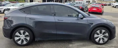 More photos of 2021 Tesla Model Y Long Range at Capital City Motor Company, IA