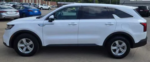 More photos of 2023 Kia Sorento LX at Capital City Motor Company, IA