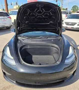 More photos of 2018 Tesla Model 3 Long Range Battery at Capital City Motor Company, IA
