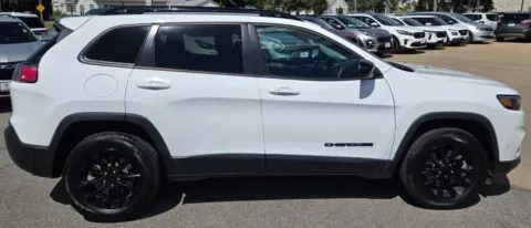 More photos of 2023 Jeep Cherokee Altitude Lux at Capital City Motor Company, IA