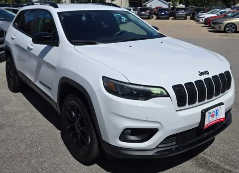 Photos of 2023 Jeep Cherokee Altitude Lux for sale in Des Moines, IA at Capital City Motor Company