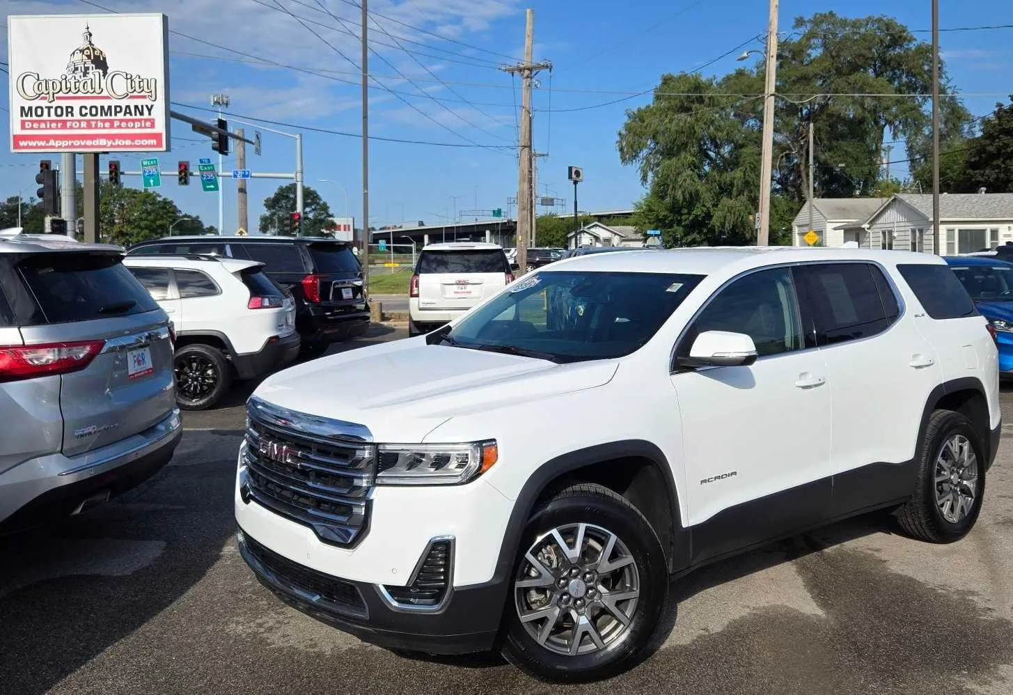 White 2023 GMC Acadia SLE for sale in Des Moines, IA