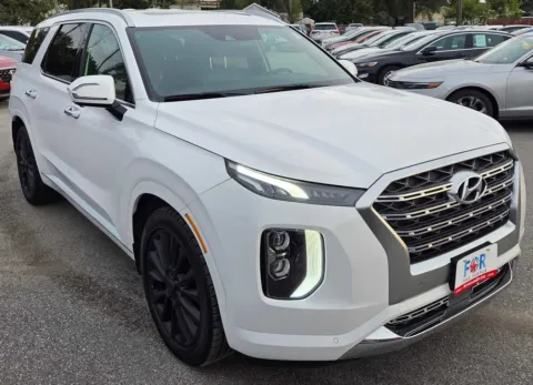 Photos of 2020 Hyundai Palisade Limited for sale in Des Moines, IA at Capital City Motor Company