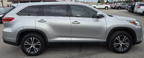 More photos of 2019 Toyota Highlander LE at Capital City Motor Company, IA