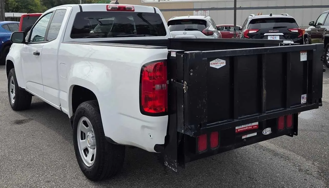 White 2021 Chevrolet Colorado 2WD Work Truck for sale in Des Moines, IA