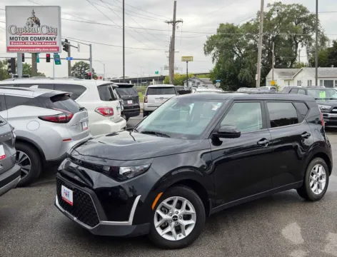 Black 2023 Kia Soul LX for sale in Des Moines, IA