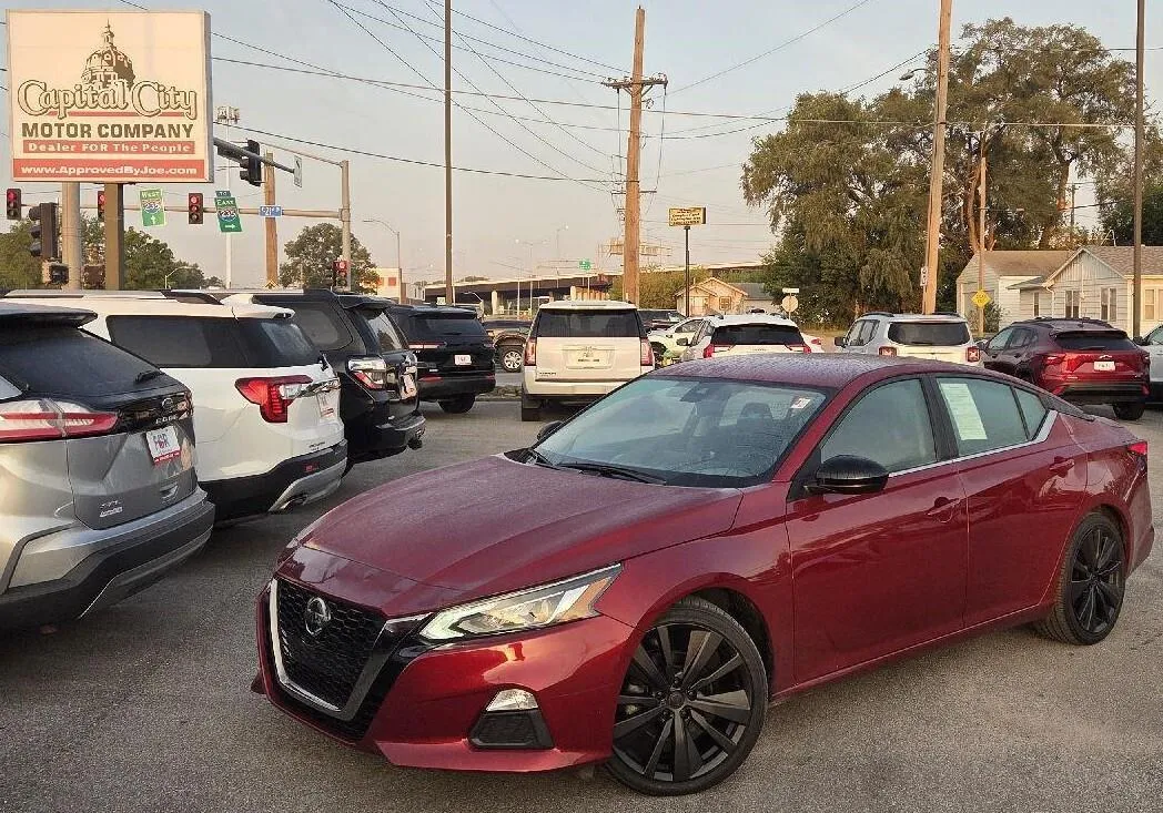 2021 Nissan Altima 2.5 SR for sale in Des Moines, IA