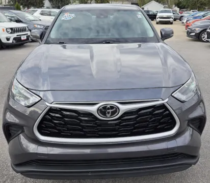 Another view of 2022 Toyota Highlander L for sale in Des Moines, IA at Capital City Motor Company