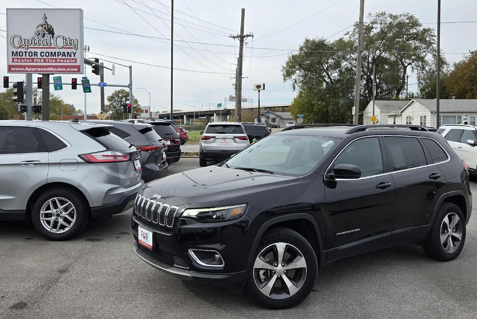 Black 2022 Jeep Cherokee Limited for sale in Des Moines, IA