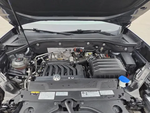 More photos of 2021 Volkswagen Atlas 3.6L V6 SEL at Capital City Motor Company, IA