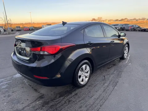 Another view of 2016 Hyundai Elantra SE for sale in Twin Falls, ID at Twin Falls Cars Sales and Rentals