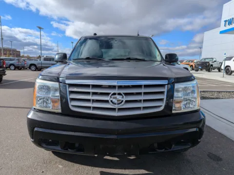 More photos of 2004 Cadillac Escalade at Twin Falls Cars Sales and Rentals, ID