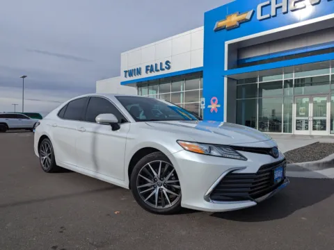 Green 2022 Toyota Camry Hybrid XLE for sale in Twin Falls, ID