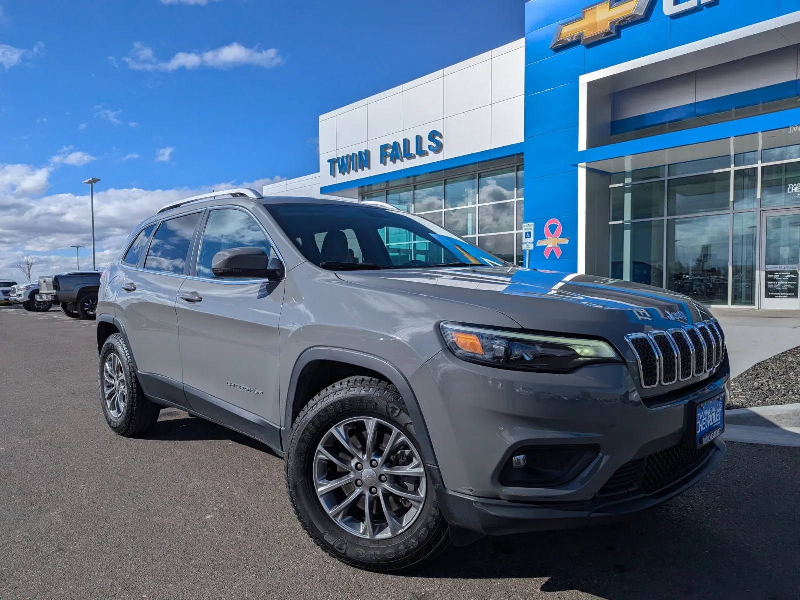 Gray 2019 Jeep Cherokee Latitude Plus for sale in Twin Falls, ID