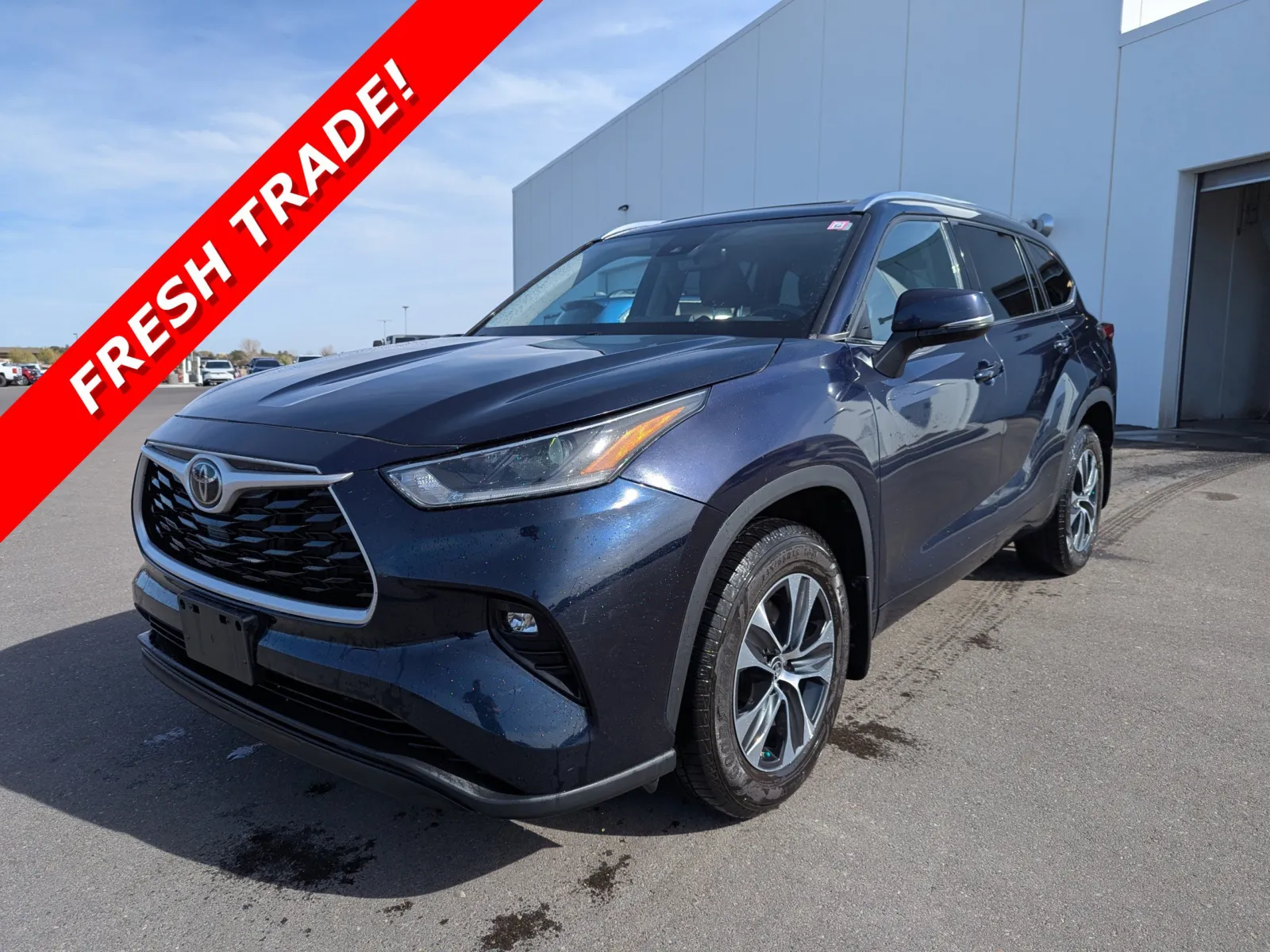 Blue 2021 Toyota Highlander XLE for sale in Twin Falls, ID