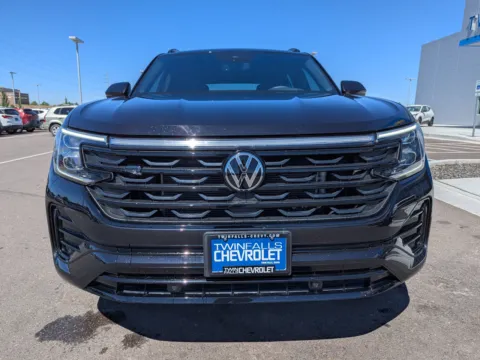 More photos of 2025 Volkswagen Atlas Cross Sport 2.0T SEL R-Line Black at Twin Falls Chevrolet, ID