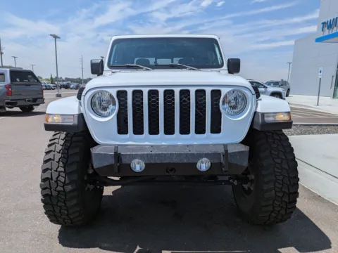 More photos of 2023 Jeep Gladiator Sport S at Twin Falls Chevrolet, ID