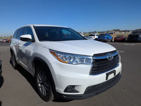 Photos of 2016 Toyota Highlander LE Plus for sale in Twin Falls, ID at Twin Falls Chevrolet