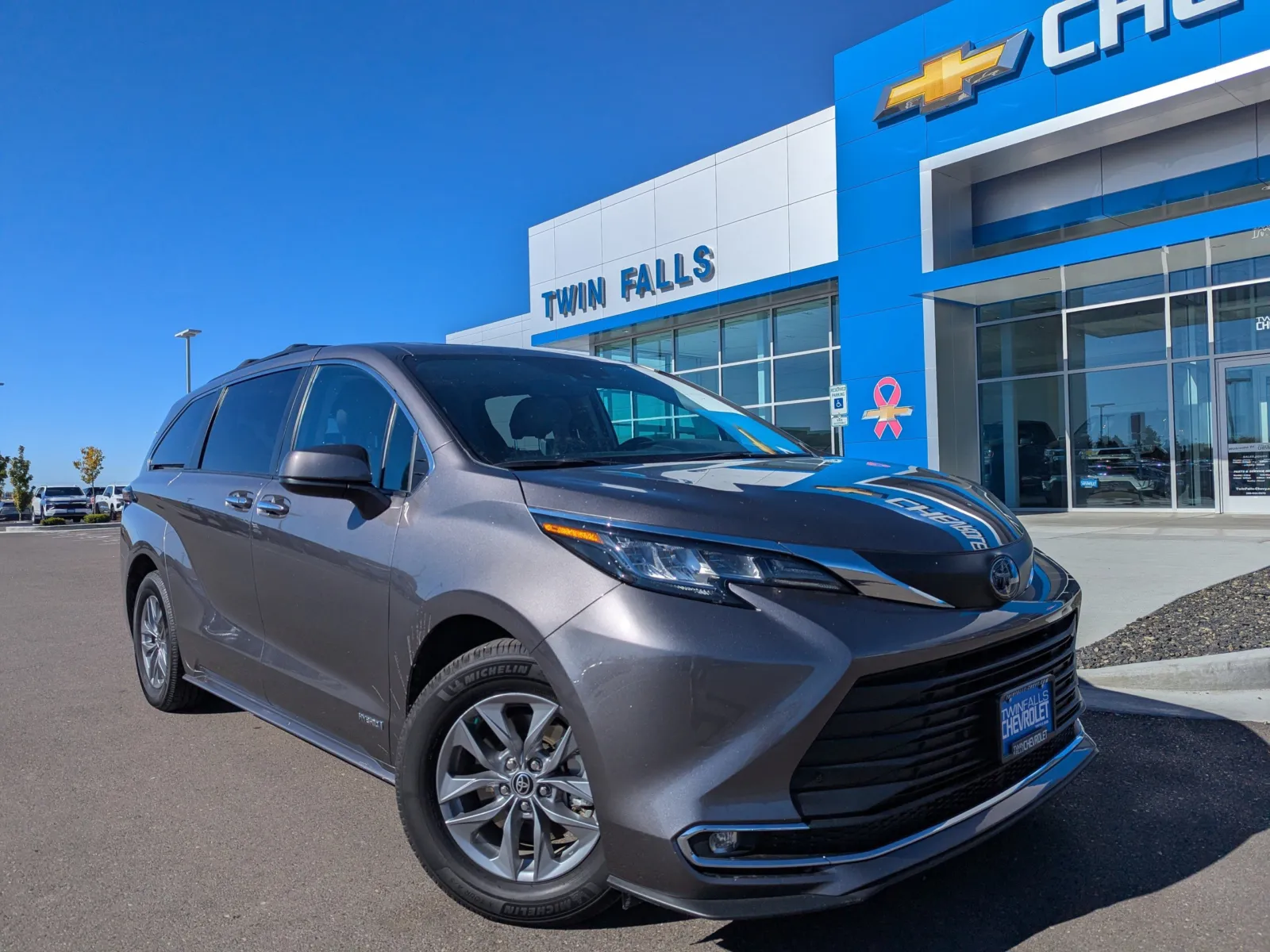 Green 2021 Toyota Sienna XLE for sale in Twin Falls, ID