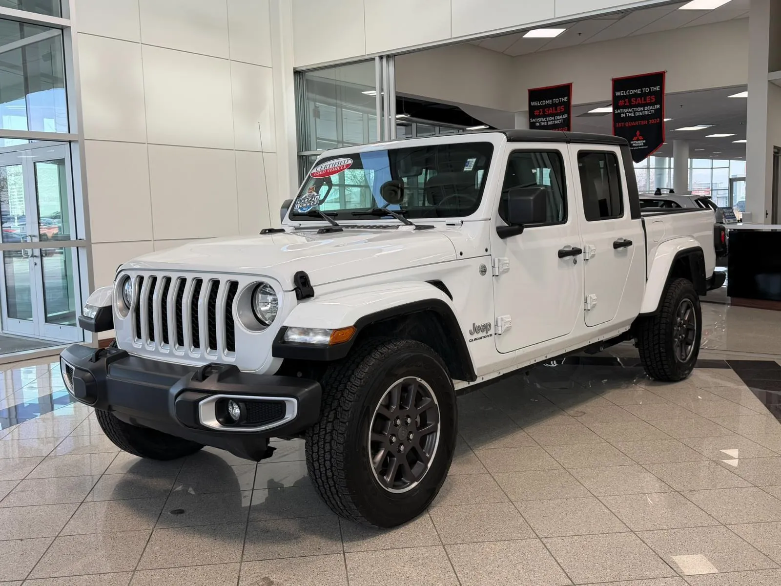 2023 Jeep Gladiator Overland's photo