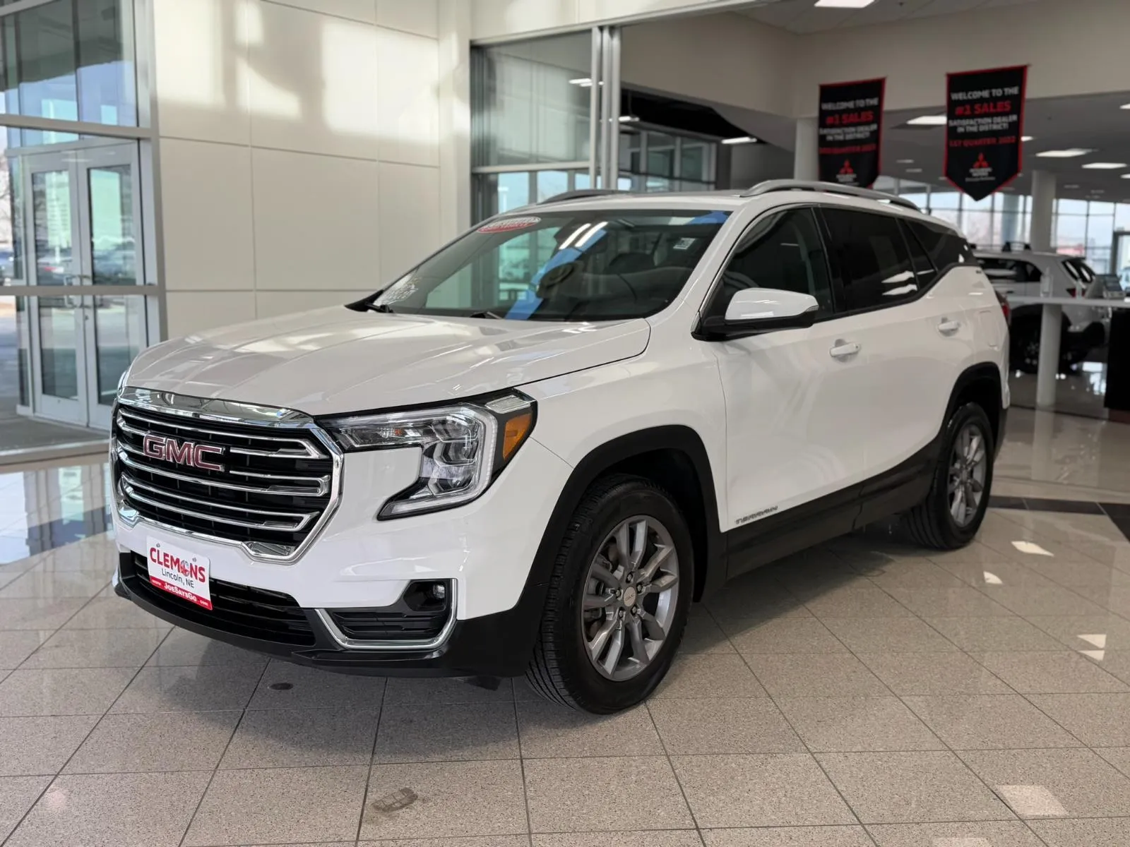 2024 GMC Terrain SLT's photo