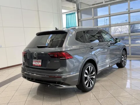 More photos of 2020 Volkswagen Tiguan SEL Premium R-Line at Clemons Mitsubishi, NE