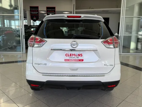 More photos of 2015 Nissan Rogue SL at Clemons Mitsubishi, NE